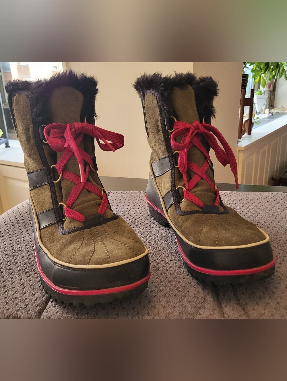 Sorel Winter Snow Boots. Size 9.5. Originally $130.